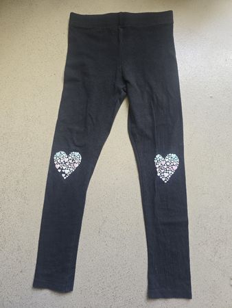 HM Leggins, Gr. 122, Schwarz mit Herzen