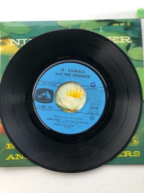 Dischi in vinile: B. Bumble And The Stingers – Usato da Aarwangen venduto da Jukebox3 5