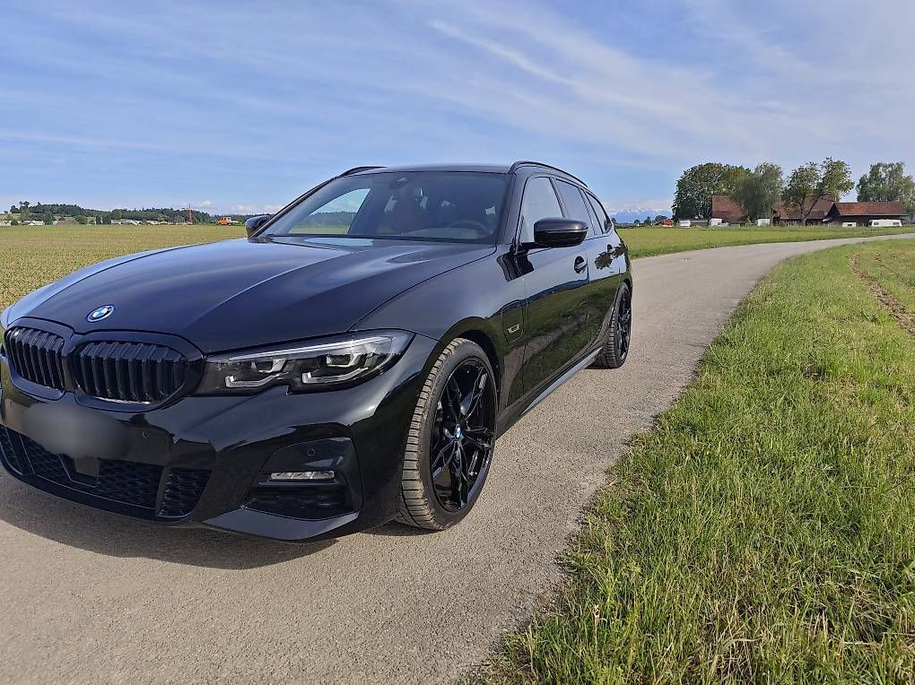 BMW Automobili: BMW 330e xTouring Hybrid M Paket – Usato da Dietlikon venduto da rotshalimar 5