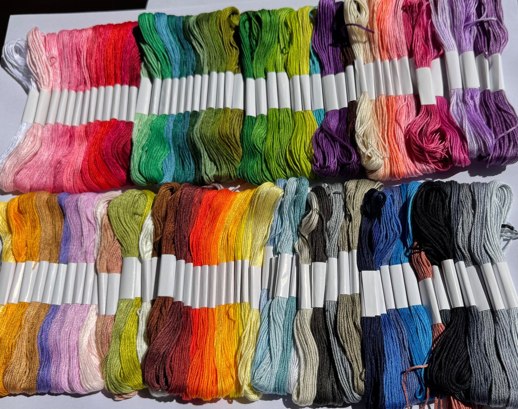 Kit bricolage: 100 x Garn Stickgarn Armbändeli Knüpfen – Nuovo e nell'imballaggio originale da Leuggern venduto da unico10 7