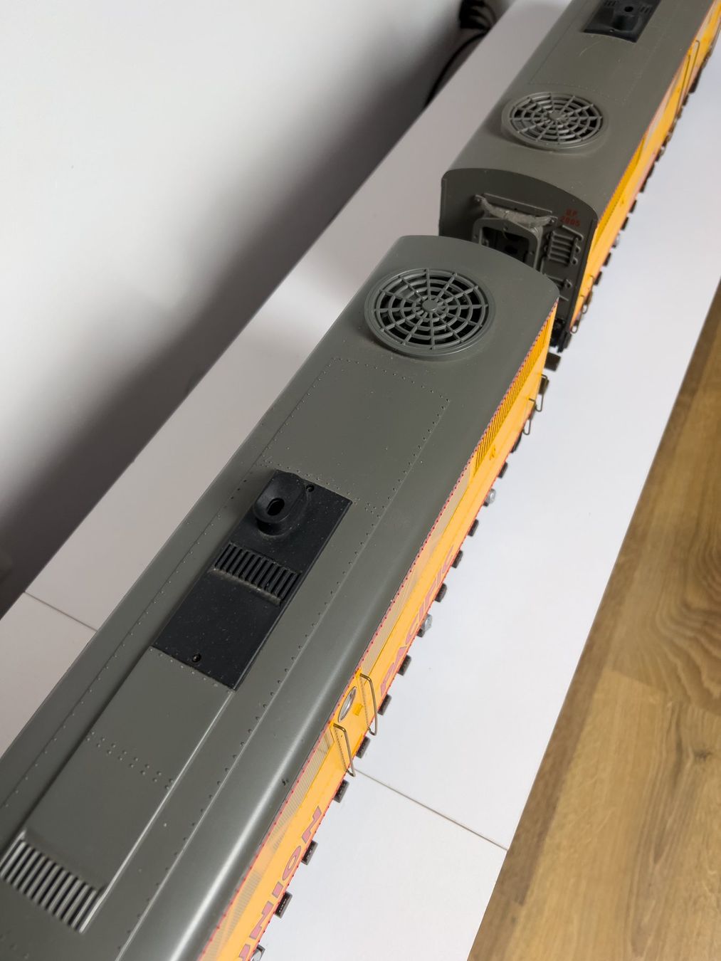 Modellini di ferrovie: Aristo Union Pacific, Spur G – Usato da Steffisburg venduto da Olihub 6