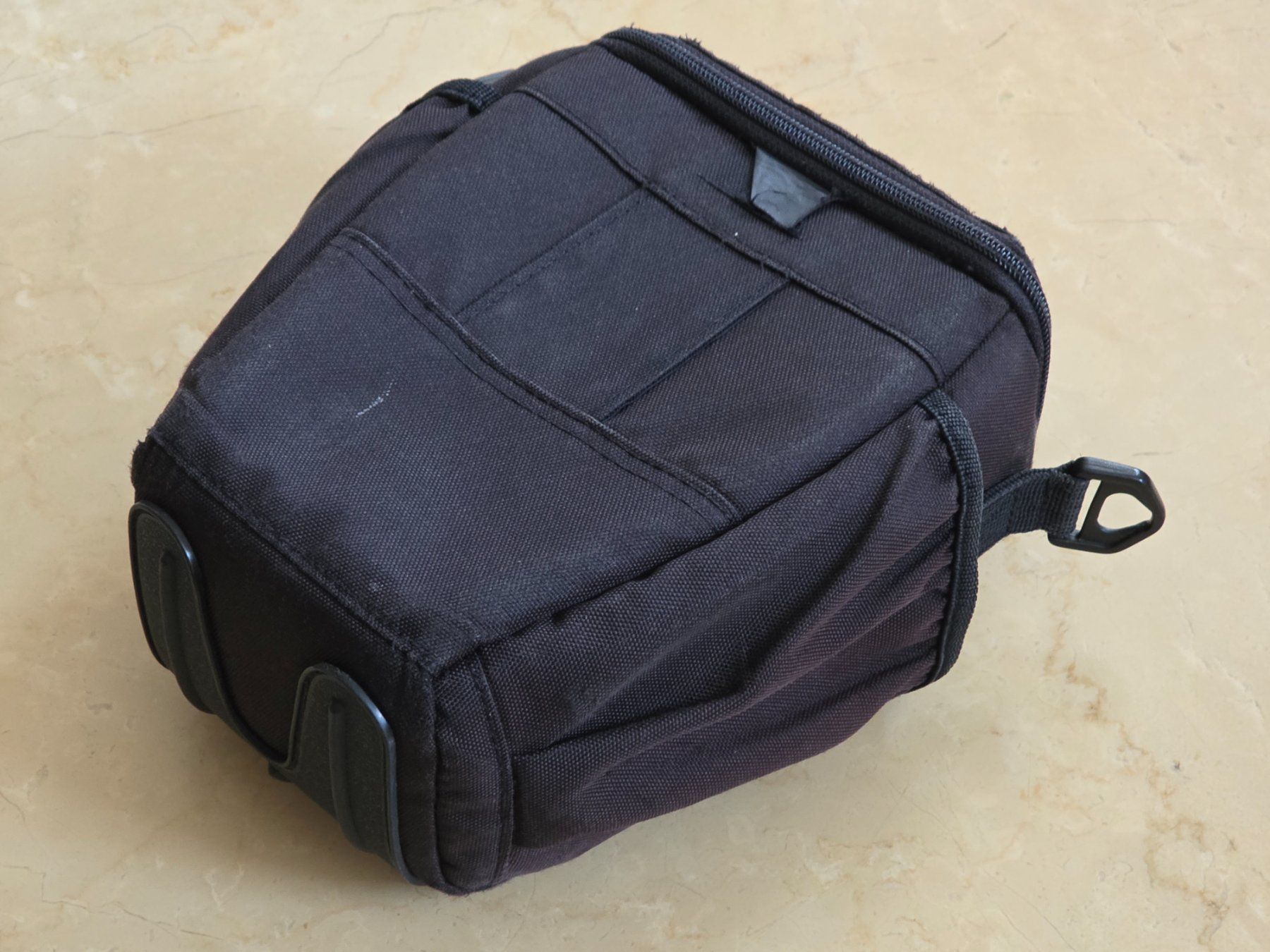 Lowepro Borse: Kameratasche von Lowepro, toploader für Gürtel oder umhängen – Usato da Feusisberg venduto da ajjcrf44 5