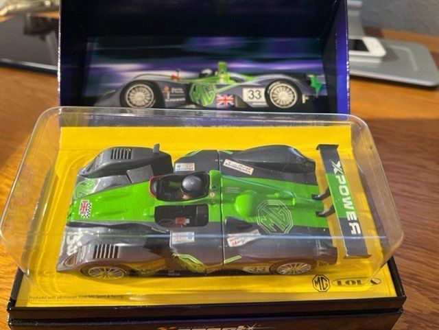 Slot Car Scalextric MG LOLA #33 – Le Mans 2001, échelle 1/32, C2367
