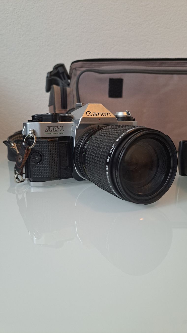Canon Fotocamera: Canon AE1 Program mit viel Zubehör – Usato da Birmenstorf AG venduto da elo_m7gd