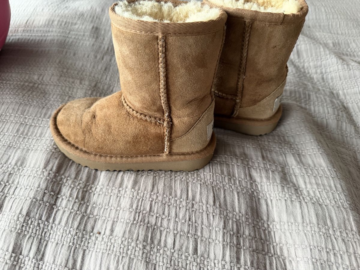 Ugg Scarpe per ragazzi: UGG Boots Gr. 25 – Usato da Oftringen venduto da LikeiT 1