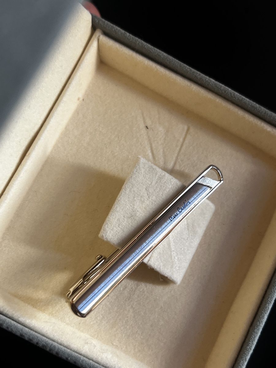Spille & Fermagli: Pierre Cardin Paris Krawattenklammer mit Box – Usato da Winterthur venduto da Dejv 1