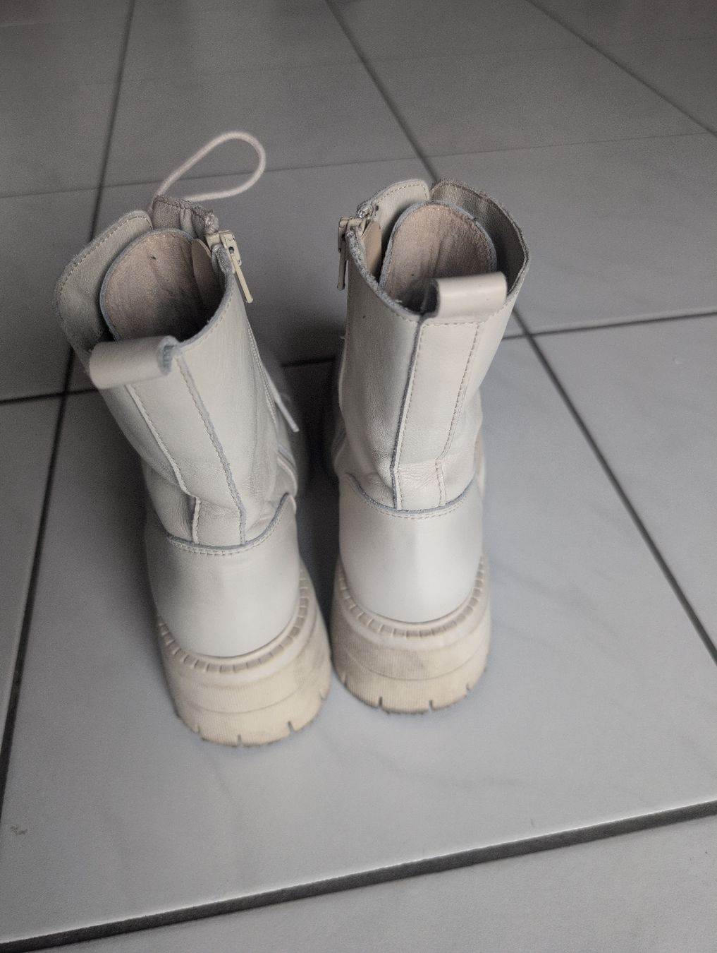 Damenschuhe: beigfarbige Stiefel, Echtleder, Grösse 36 – Gebraucht aus Glis von ste_qh6n 2