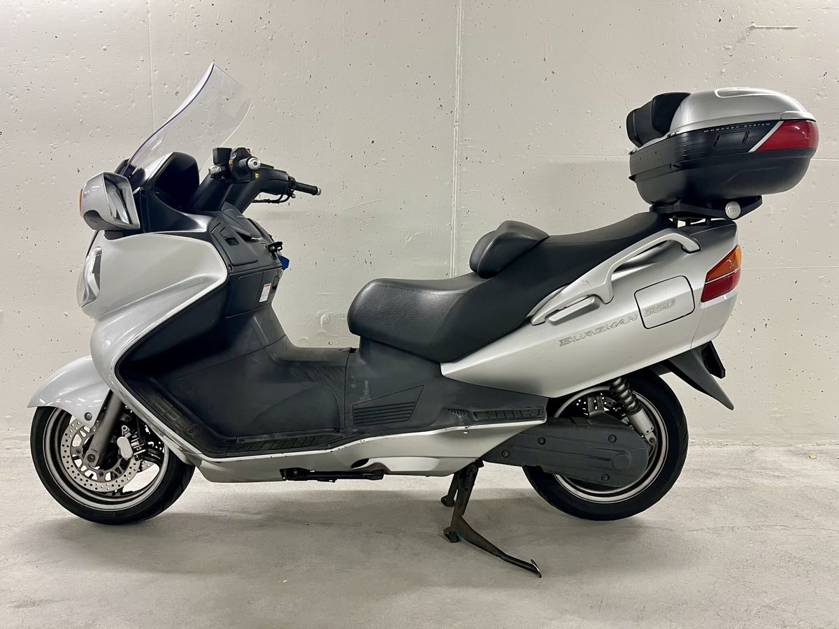 Suzuki Scooter: Suzuki Burgman AN 650 - Silver – Usato da Zürich venduto da eri_hm6j 1
