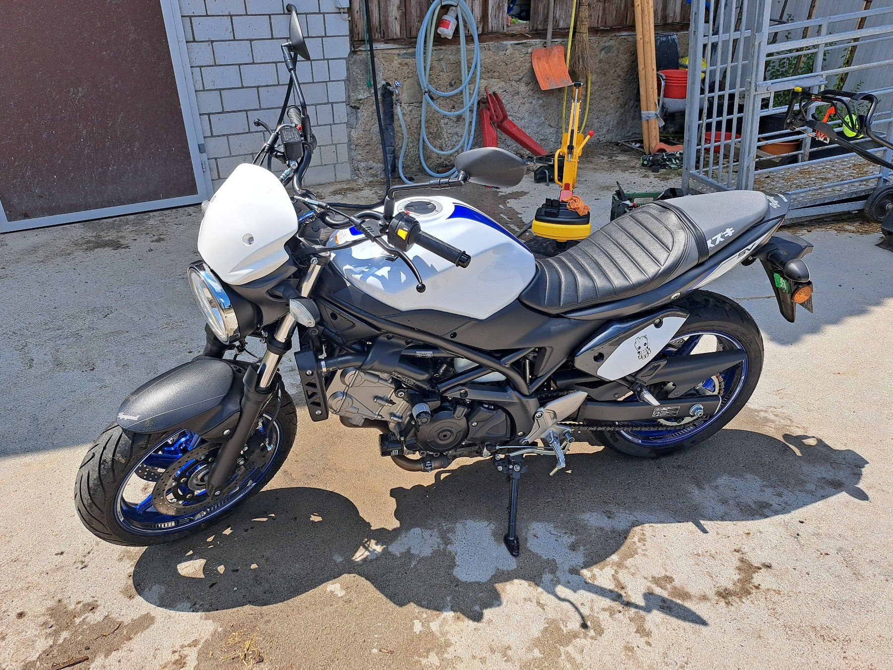 Suzuki Strada: Suzuki SV 650, guter Zustand – Usato da Hünenberg venduto da sve_b5x8