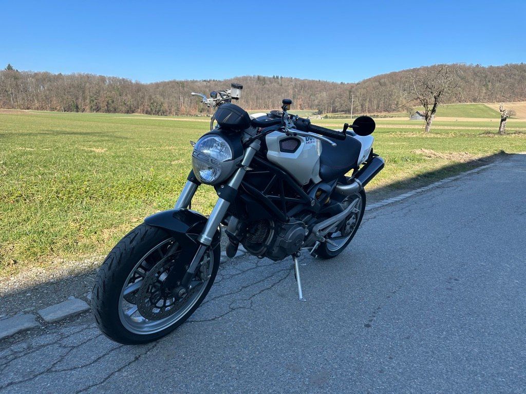 Ducati Strada: Ducati Monster 1100 – Usato da Steinmaur venduto da fiumicello01 3