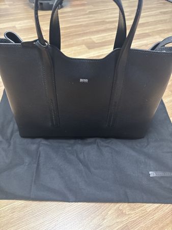 Schwarze Hugo Boss Handtasche / Tragetasche - Neuwertig!
