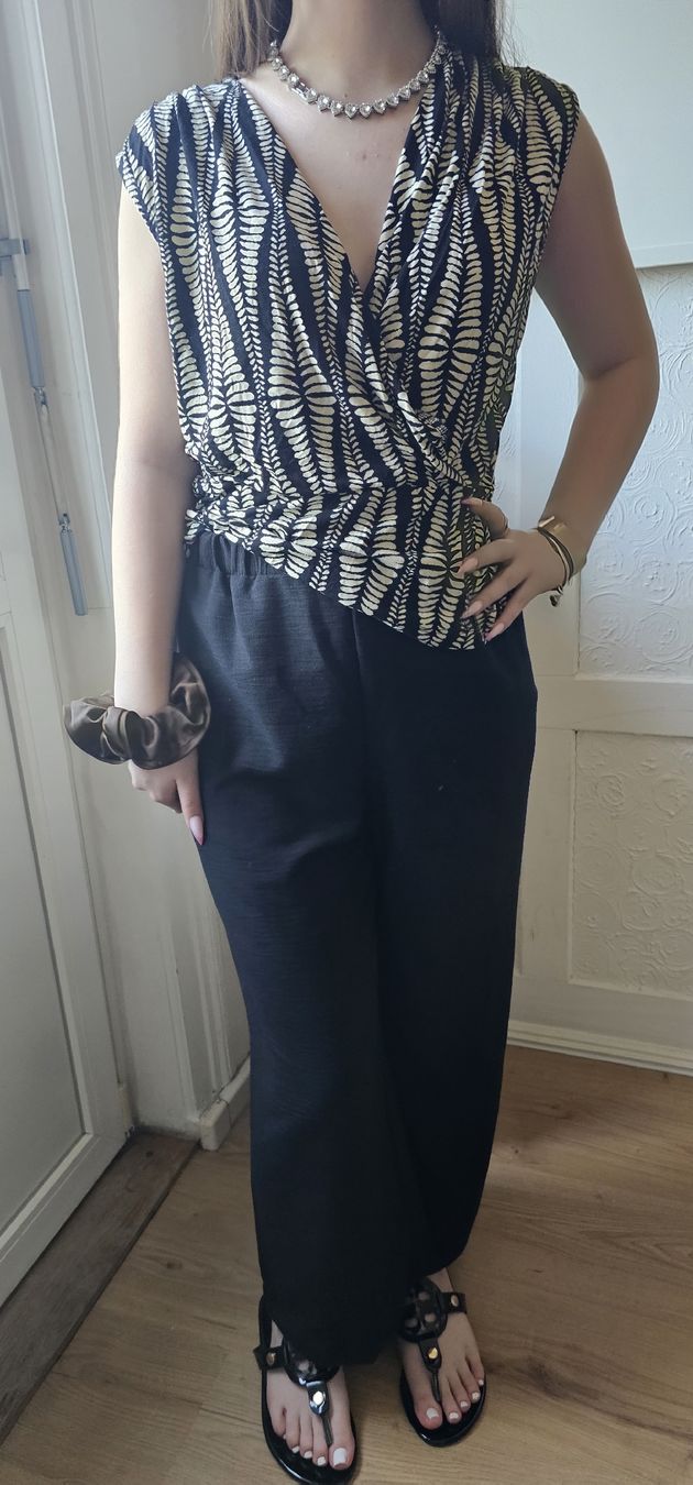 H&M Kleiderpakete: Summer Sale! Chic Wrap Top & Comfy Black Pants Set - Size ML – Gebraucht aus Rorschach von Alles_9.90