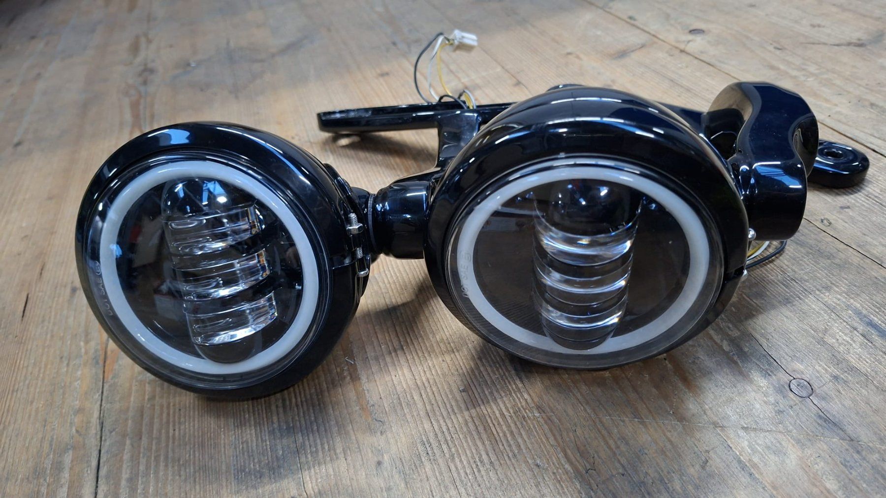Harley-Davidson Scheinwerfer: Harley Davidson Zusatzscheinwerfer LED – Gebraucht aus Alpnach Dorf von Motorrad-Girl 1