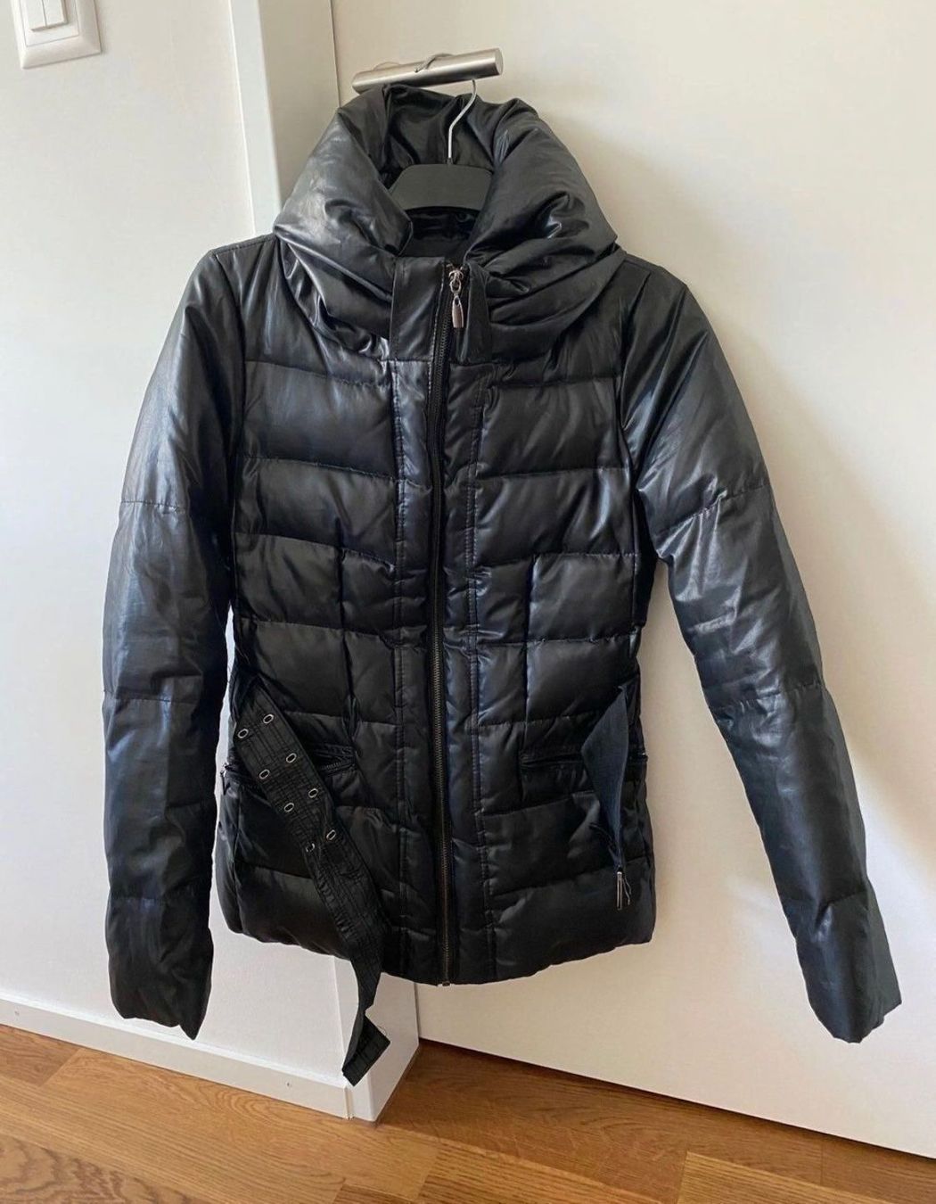 Jacken: Daunen Jacke Damen – Gebraucht aus Glattpark von Kleider_shop
