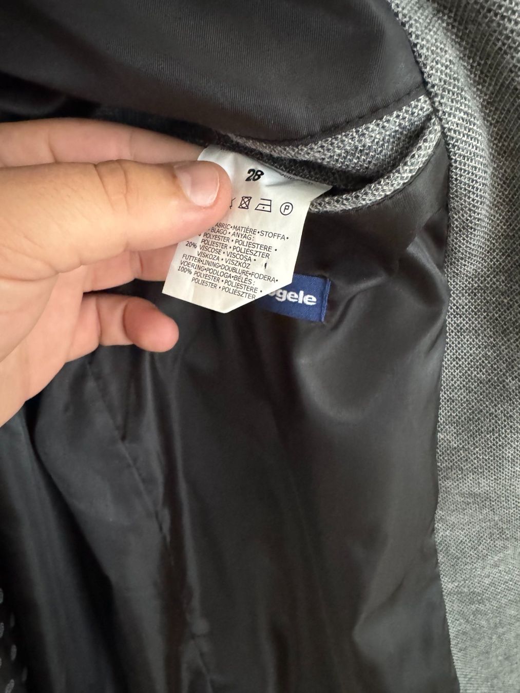 C&A Giacche: Veste Blazer homme gris C&A Taille 28 – Usato da Yvonand venduto da log_t9ks 2