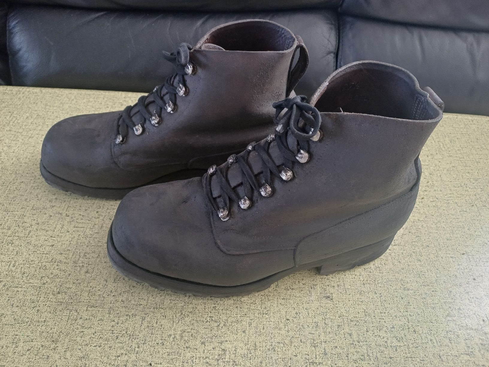 Schweizer Armee Herrenschuhe: Armeeschuhe Grösse 42 Breite 4 Schweizer Armee – Gebraucht aus Ebersecken von Napf08 1