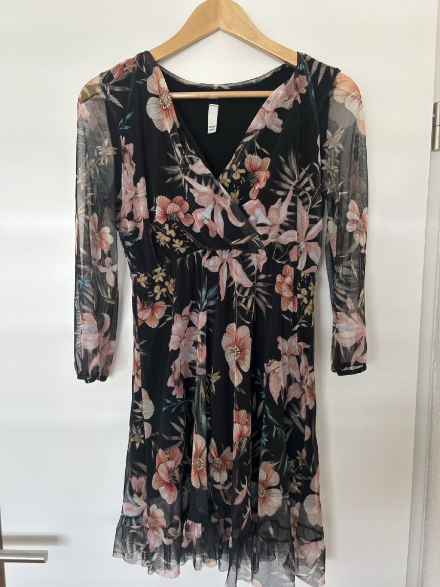 Vestiti: Schönes Kleid mit Blumenmuster,Gr 36 – Usato da Schwarzenbach SG venduto da spa_28pd