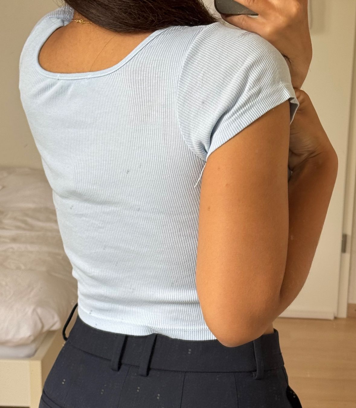 Brandy Melville T-shirt: T-shirt bleu clair - Brandy Melville – Usato da Denens venduto da sar_5wlm 1