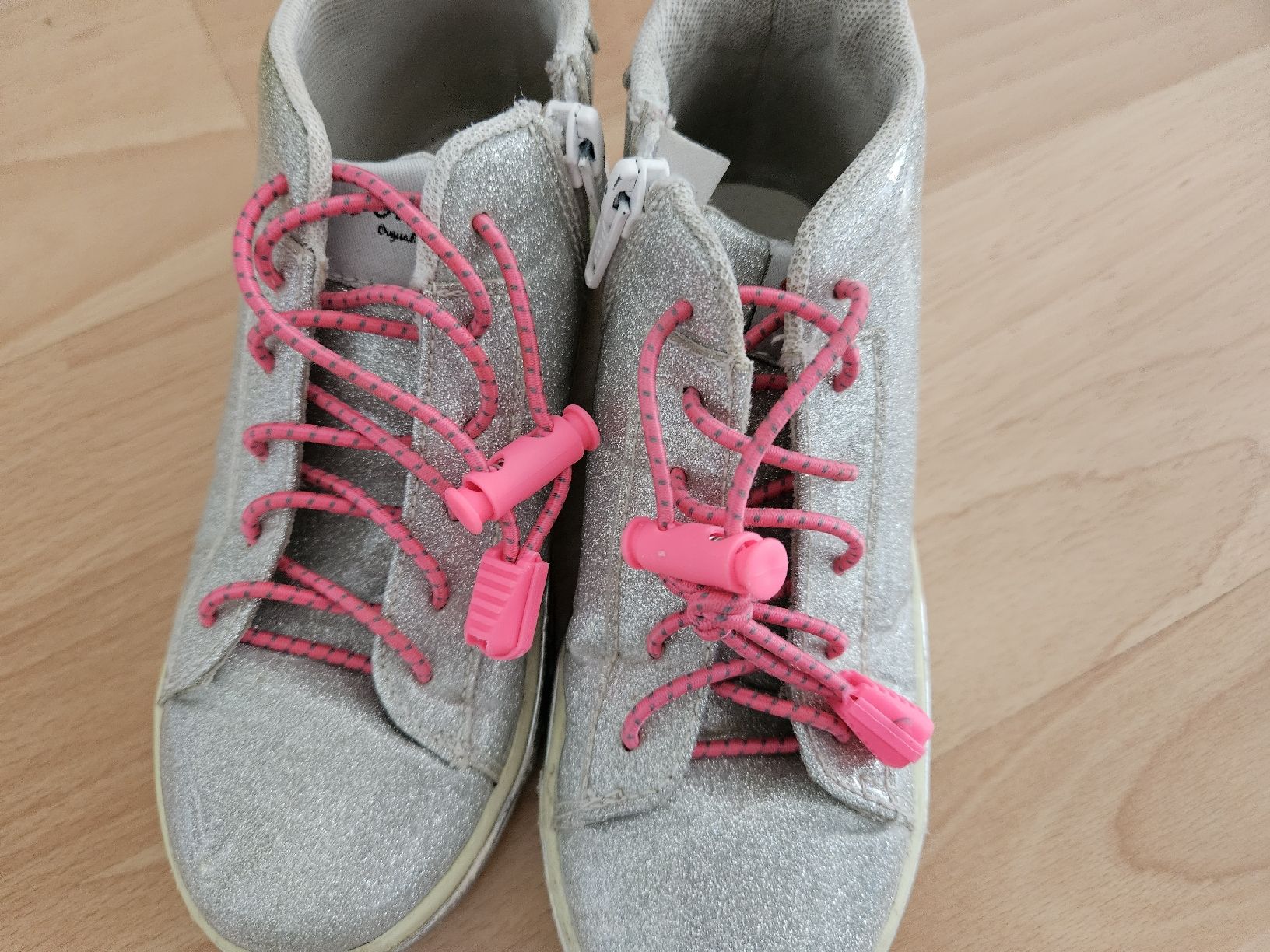 Chaussures filles: Glitzer Halbschuhe Gr. 30 – D'occasion à Zürich par Kris8050 1