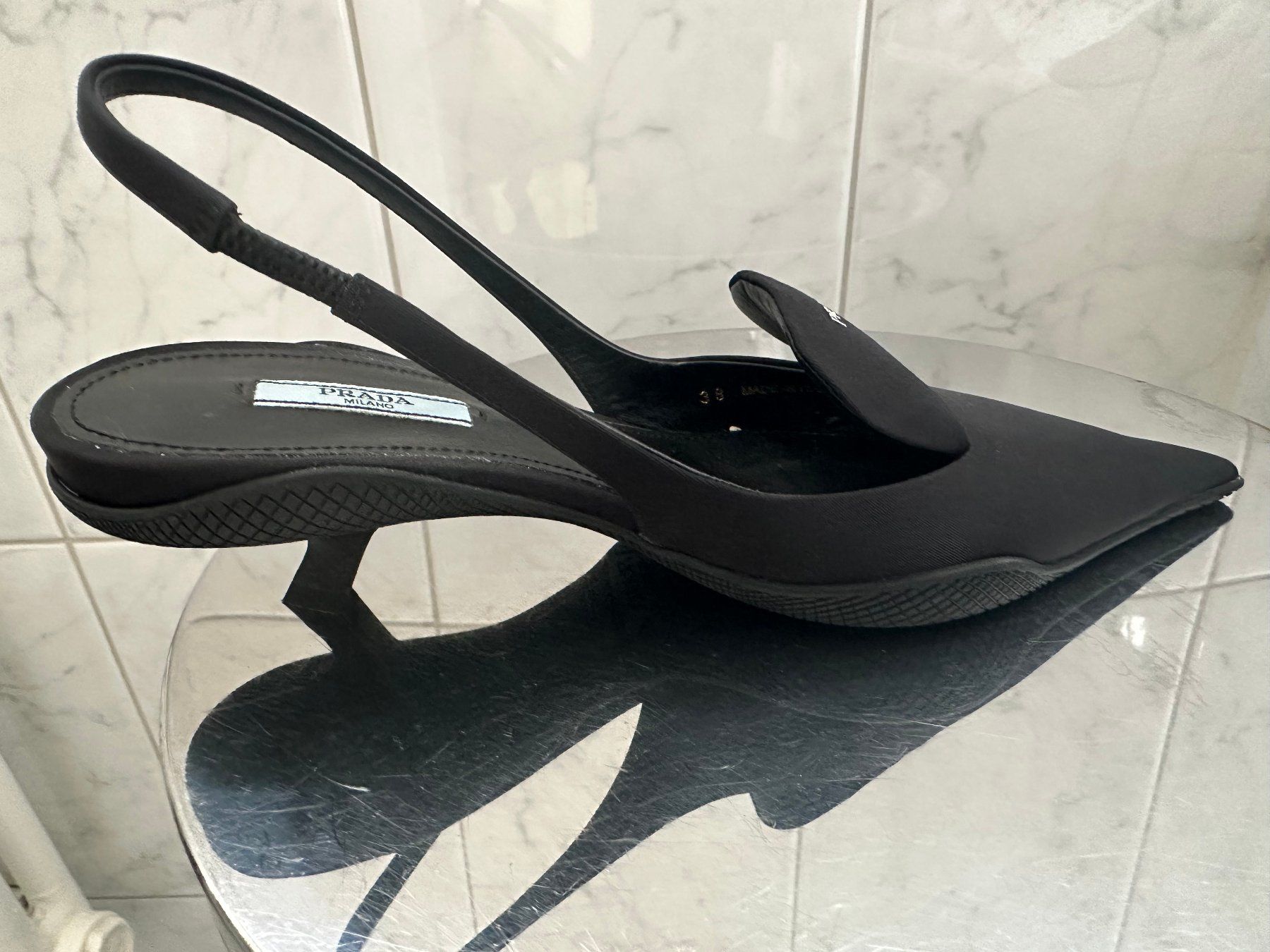Prada Scarpe da donna: Original Prada Slingback-Pumps Grösse 38 – Nuovo (secondo la descrizione) da Mörschwil venduto da muenggeli99 5
