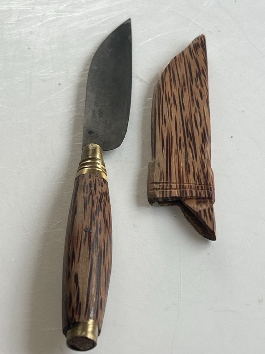 Couverts: Kleines Messer mit Holzgriff und Scheide(S24) – D'occasion à Neuenhof par bro_9zsg 1