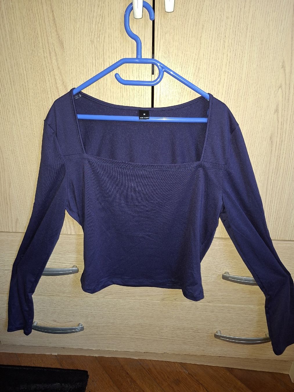 Top: Pull manches longues bleu marine, taille S/M – Nuovo (secondo la descrizione) da Lausanne venduto da Cassandra11
