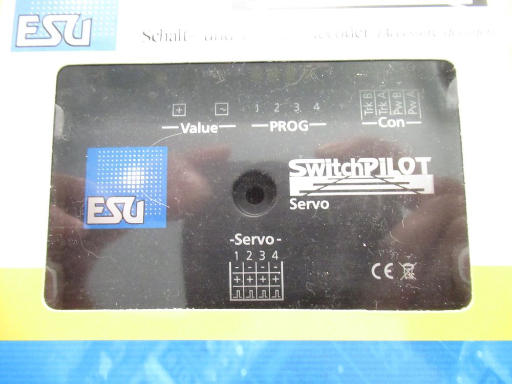 ESU 51830 - SwitchPilot 3, décodeur magnétique 4 voies, DCC/MM