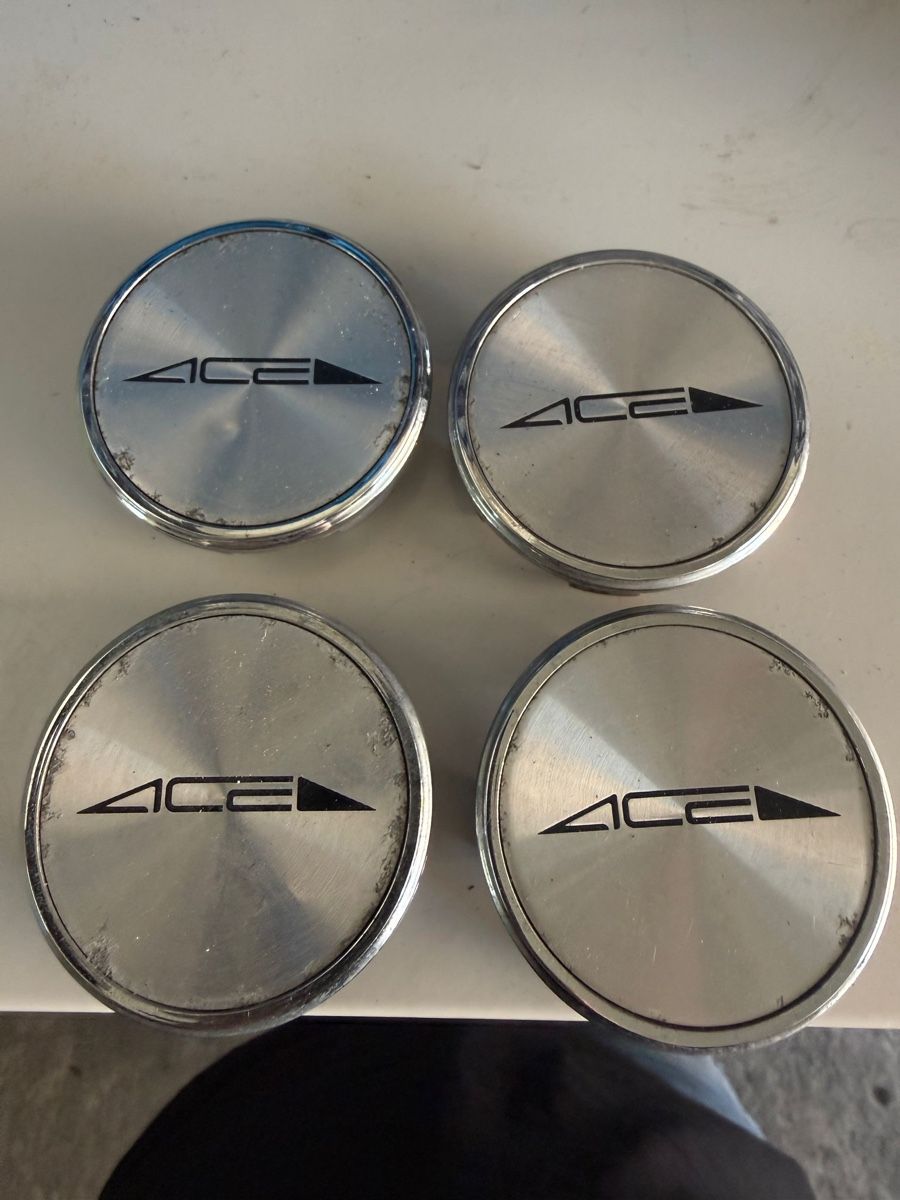 Alle Autoersatzteile: 4x ACE Wheels Nabendeckel Felgendeckel Silber – Gebraucht aus Sargans von lau_v652
