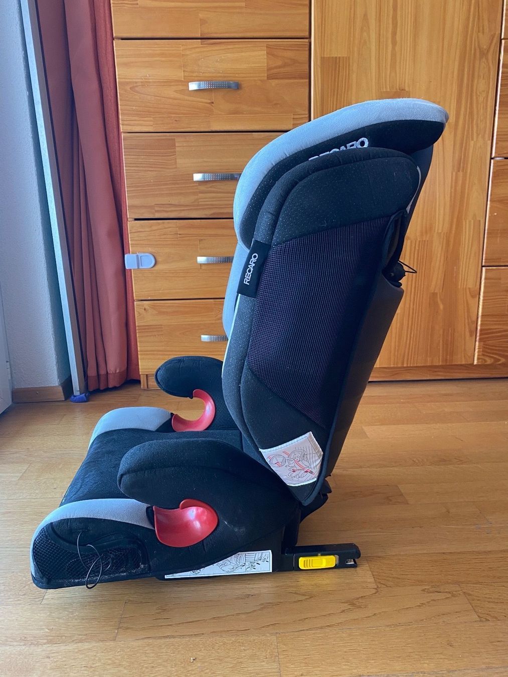 Recaro Auto-Kindersitze: Autositz Monza Nova IS Graphite 15-36kg – Gebraucht aus Duebendorf von Alexandertreyer