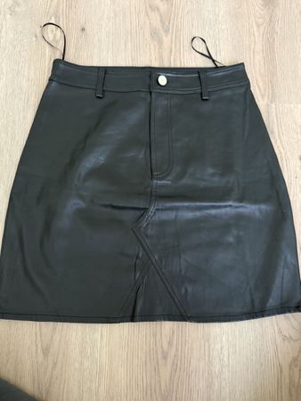 Tally Weijl Rock Kunstleder schwarz Grösse M neuwertig