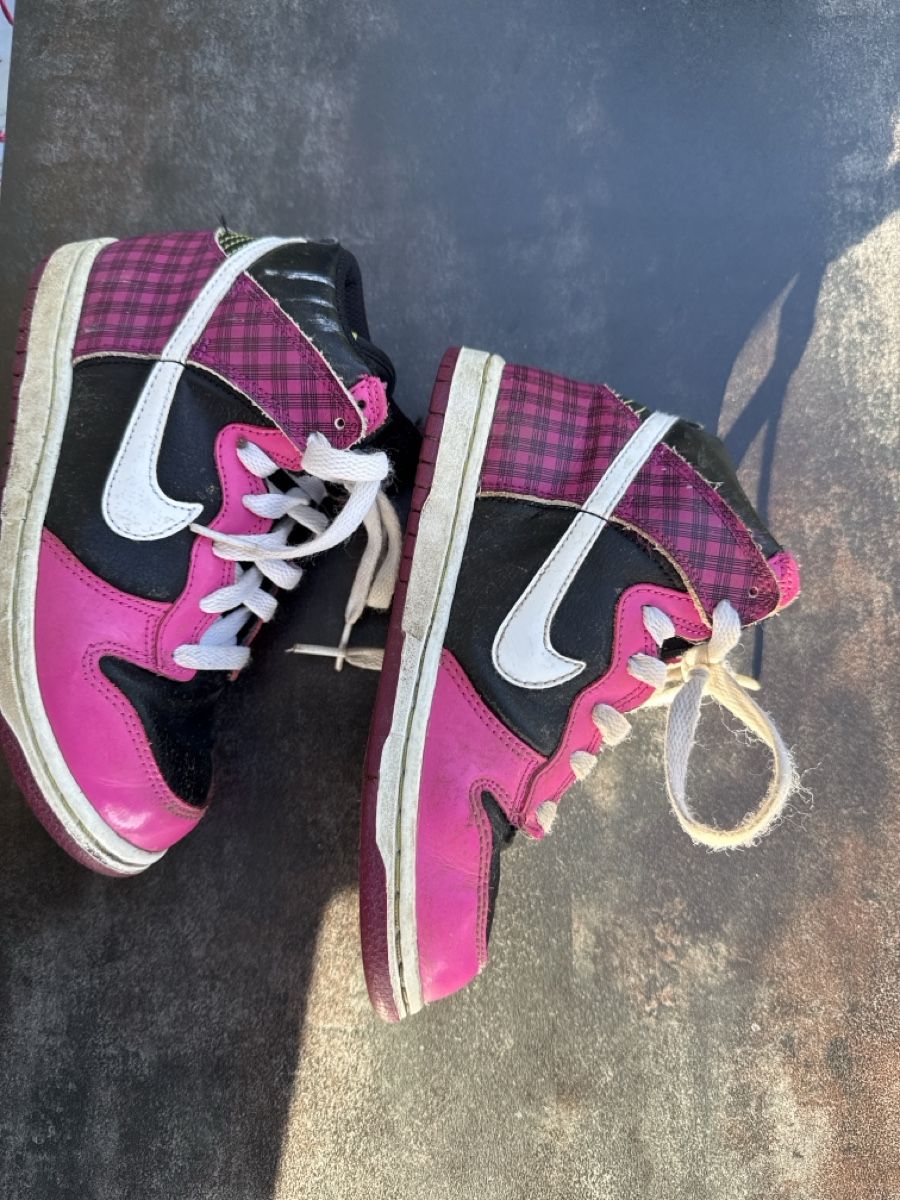 Nike Scarpe per ragazze: Basket Nike taille 31  – Usato da Blonay venduto da Simba1094 1