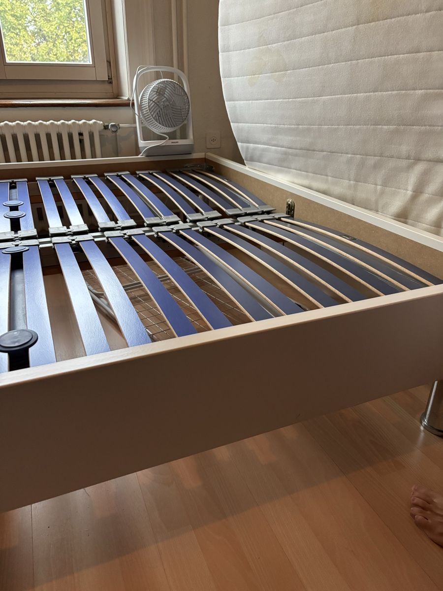 Letti: Double Bed Frame with Slatted Base and Mattress Used – Usato da Zürich venduto da ign_yq5j 5