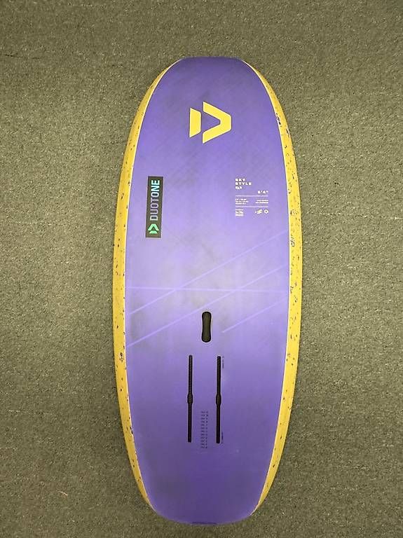 Duotone Tavole da surf e di nuoto: Duotone Sky Style SLS - 95L - 2026 – Nuovo (secondo la descrizione) da Einsiedeln venduto da WMKiteboarding 1