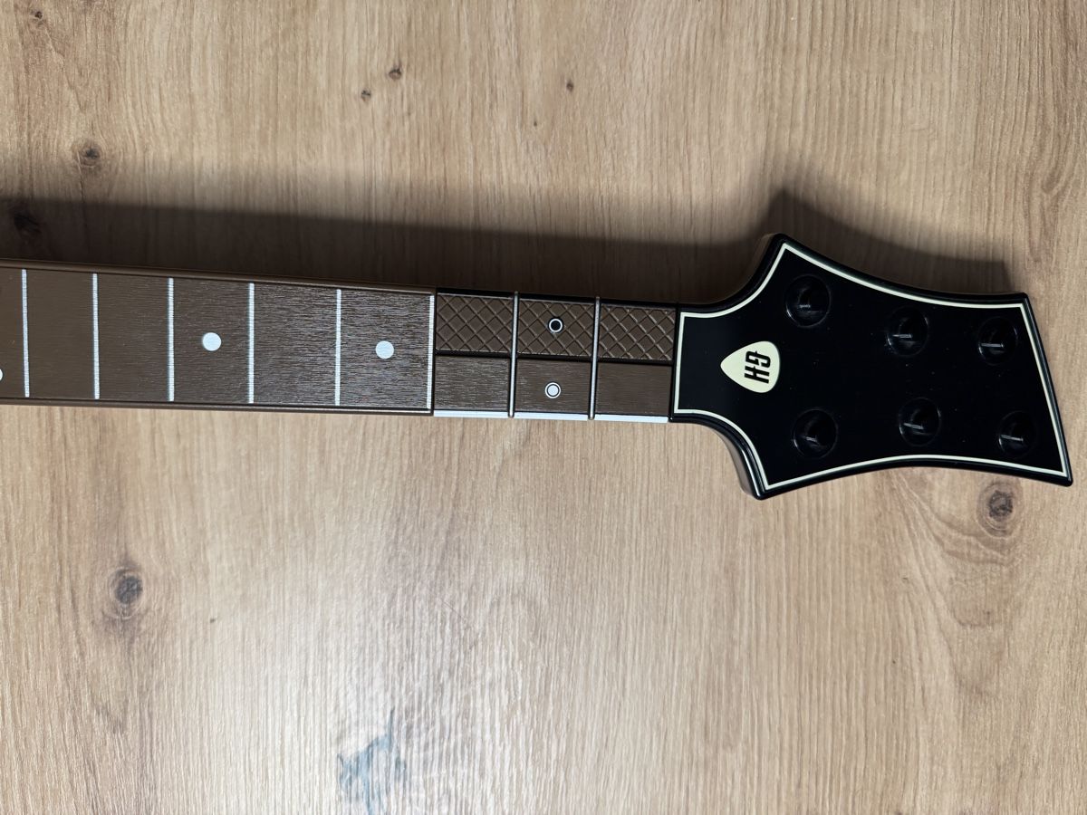 Controller: Guitar Hero Wireless Controller schwarz gebrauchter Zustand – Difettoso da Biberist venduto da etesummer 1