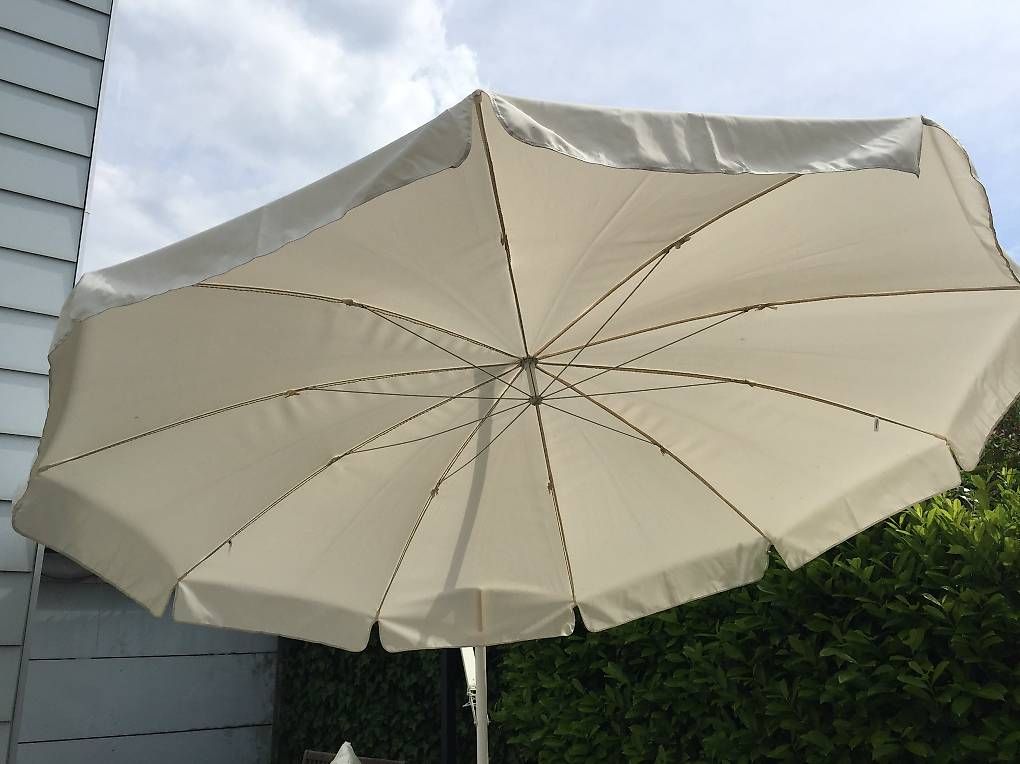 Parasols: Parasol – D'occasion à Lausanne par syl_jlr2 1
