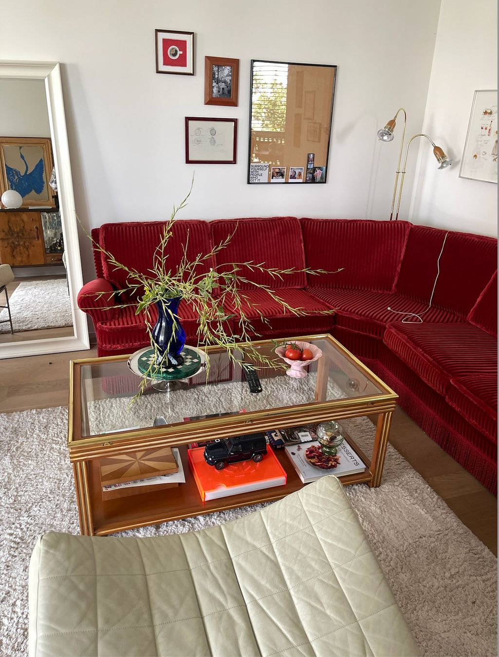 Sofas: Dänisches Ecksofa um 1960, in kirschrotem Möbelvelours – Neuf (Voir description) à Rotkreuz par Angelikiy 4