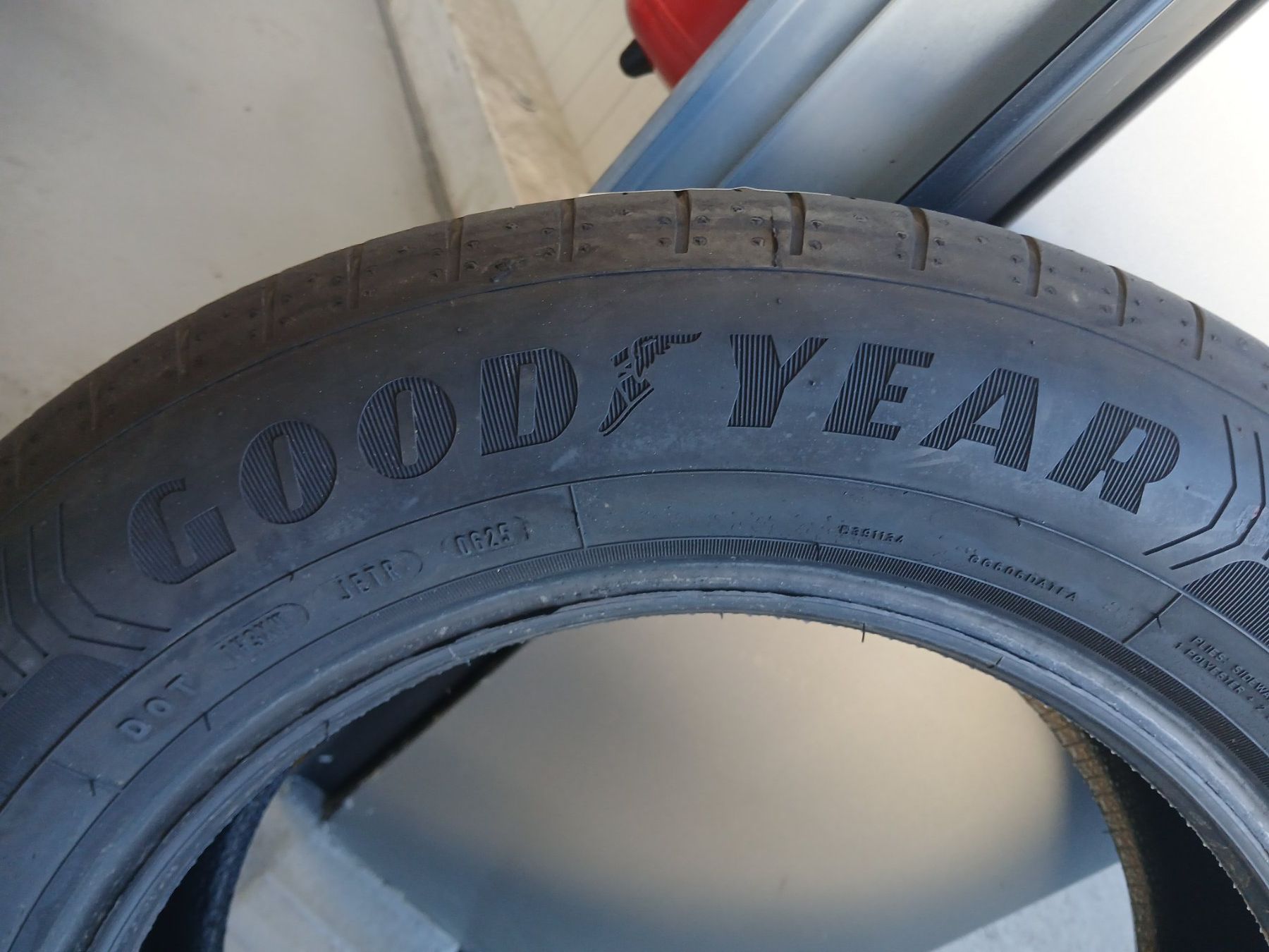 Goodyear Pneus & Kompletträder: Sommerreifen 16" passend zu Ford Focus – Gebraucht aus Worben von Auto_Center_AG