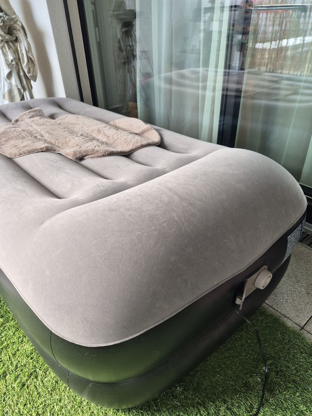 Matratzen: Bestway Luftmatratze mit Pumpe – Gebraucht aus Baar von Nira60 3