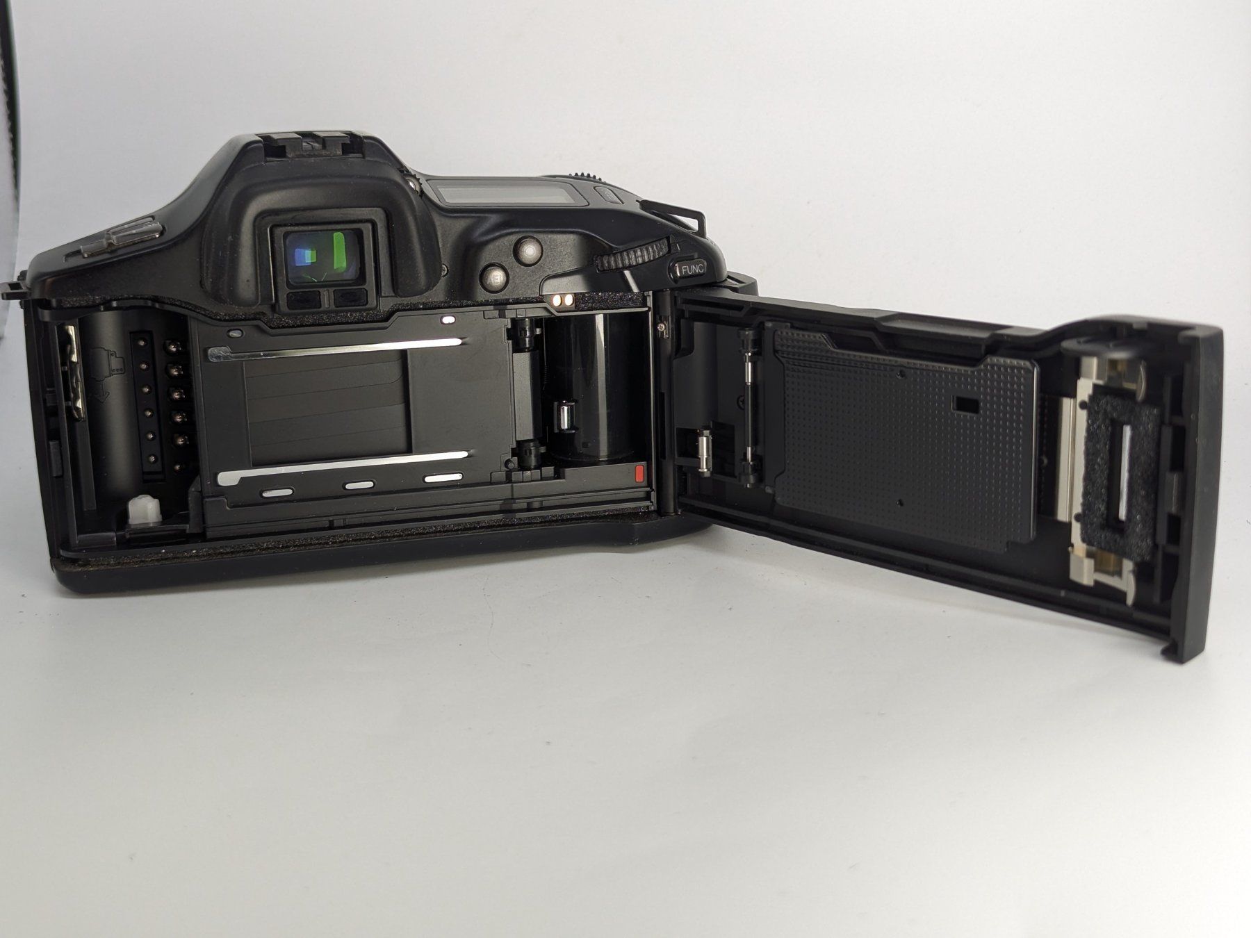 Minolta Fotocamera: Minolta Dynax 9xi mit Fantasy-Karte – Usato da Bischofszell venduto da Blende2 4