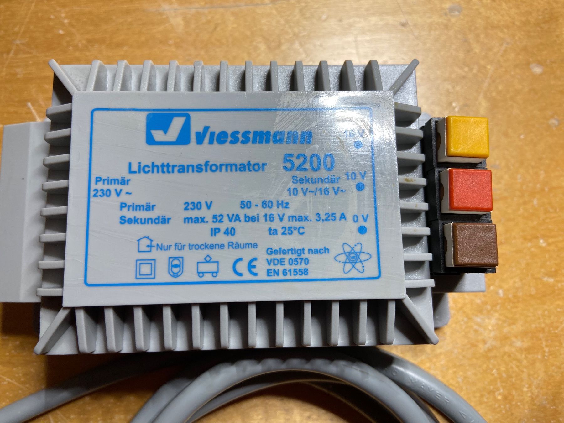 Viessmann Modellini di ferrovie: Viessmann 5200 Lichttransformer 52 VA, 10V / 16 V – Usato da Basel venduto da Relaphe 1