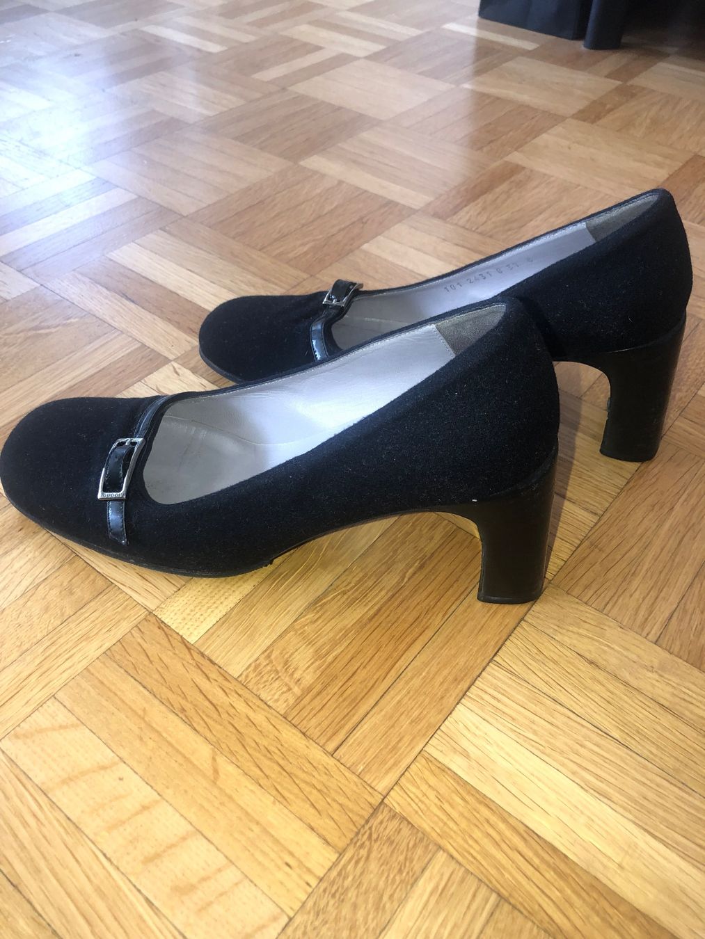 Gucci Scarpe da donna: Gucci pumps Gr 37 – Usato da Zug venduto da estarthyme 5