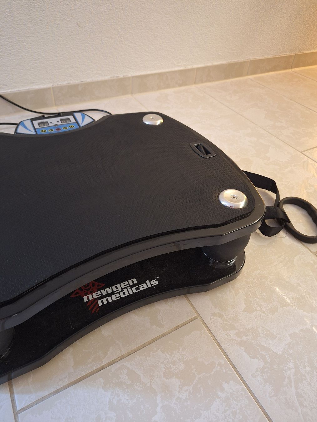 Hometrainer: Newgen Medicals Vibrationsplatte – Usato da Bülach venduto da dan_7scp 4