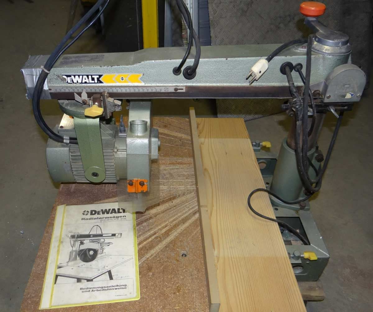Dewalt Seghe: Radialarmsäge DW 110 – Usato da Dietschwil venduto da Duerstag