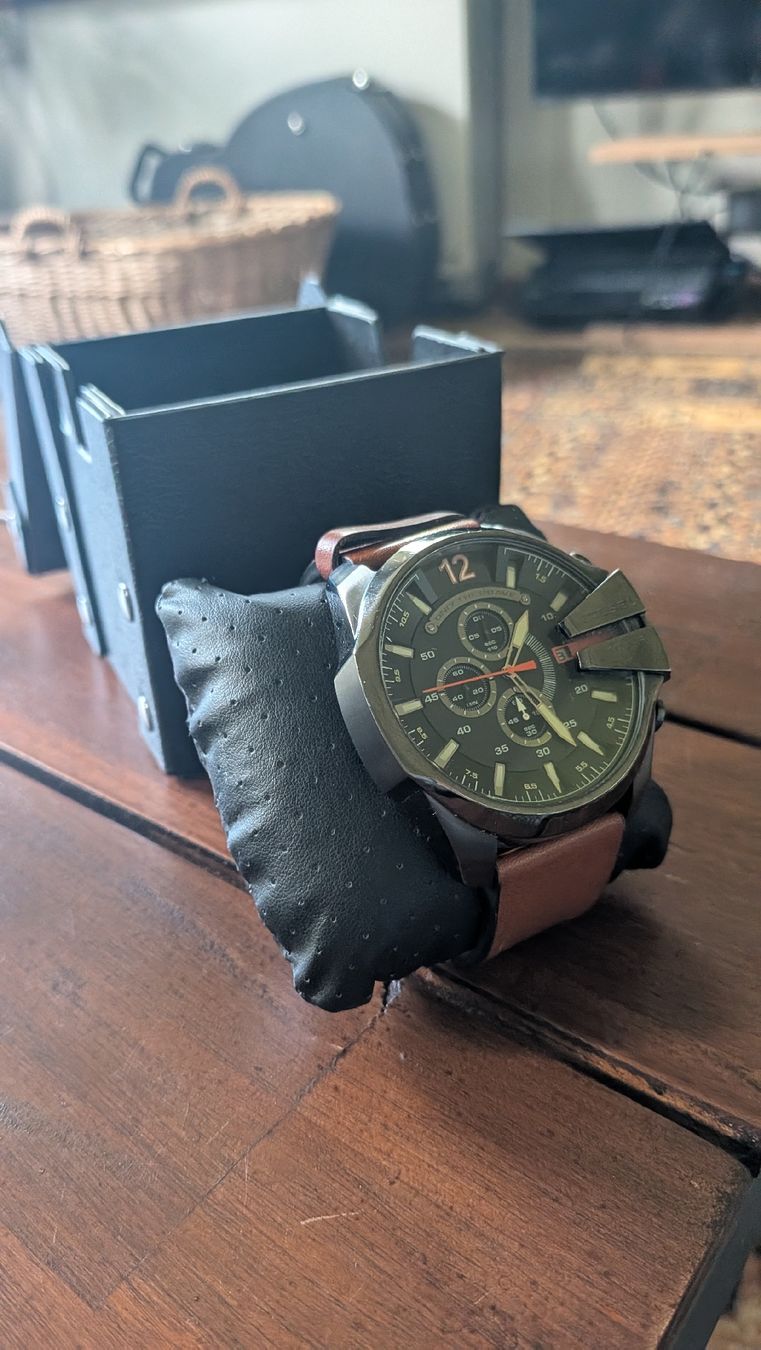 Diesel Orologi: Diesel Mega Chief Chronograph – Usato da Root venduto da the_yh7l