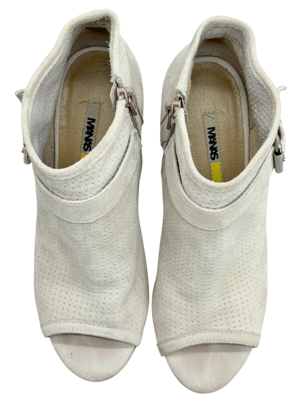 Scarpe da donna: Bottines Manas beige à talons ouvert devant cuir daim gris – Usato da Cossonay-Ville venduto da PatineDuTemps 1