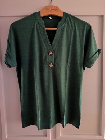 Schönes waldgrünes Damen-T-Shirt Gr. M, neu