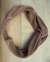 Haarband aus Plissee Satin, neu in der Farbe Nude