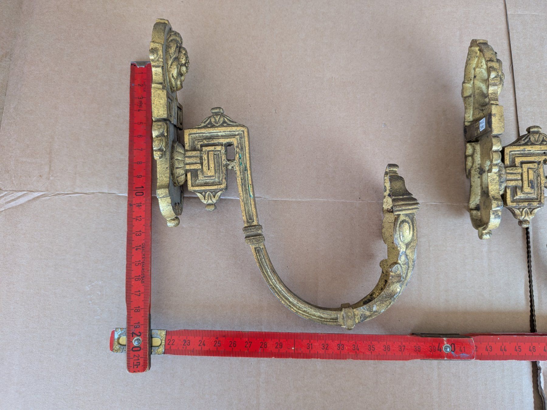 Sculture & Statue: 2 antike Bronze Vorhangstangenhalter oder Raffhalter – Usato da Emmen venduto da Brockofsky 6