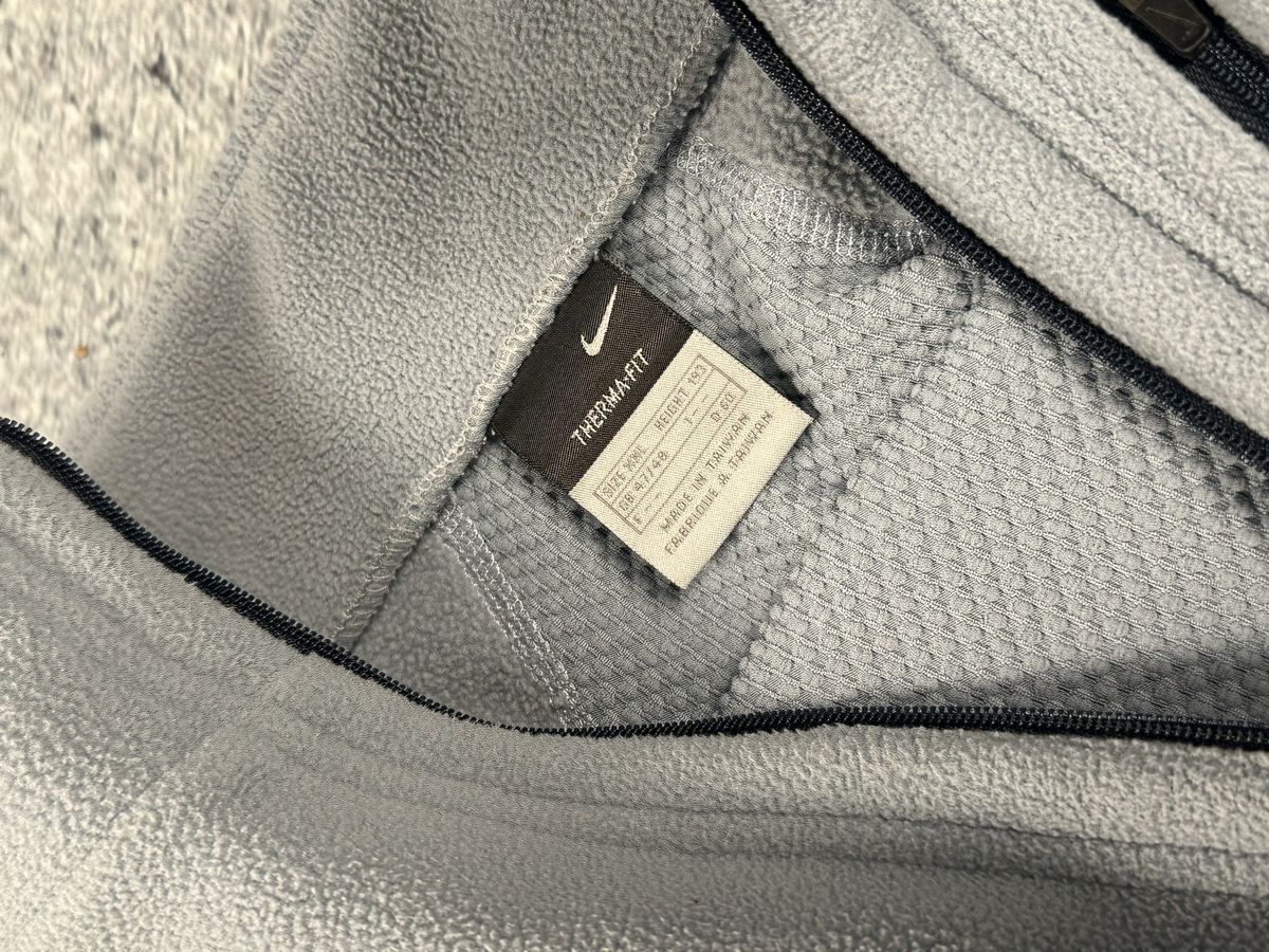 Nike Maglioni & Felpe: Nike England Rugby Fleece Pullover Grau  – Usato da Luzern venduto da 041Vintage 5