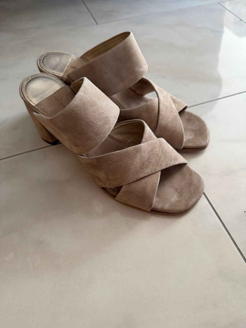 Scarpe da donna: Sandalen sandfarbe – Usato da Muri AG venduto da sabri_25